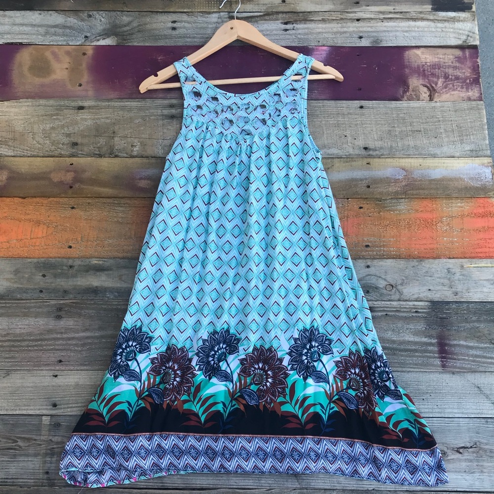 Springtime dress - Picture 3 of 4